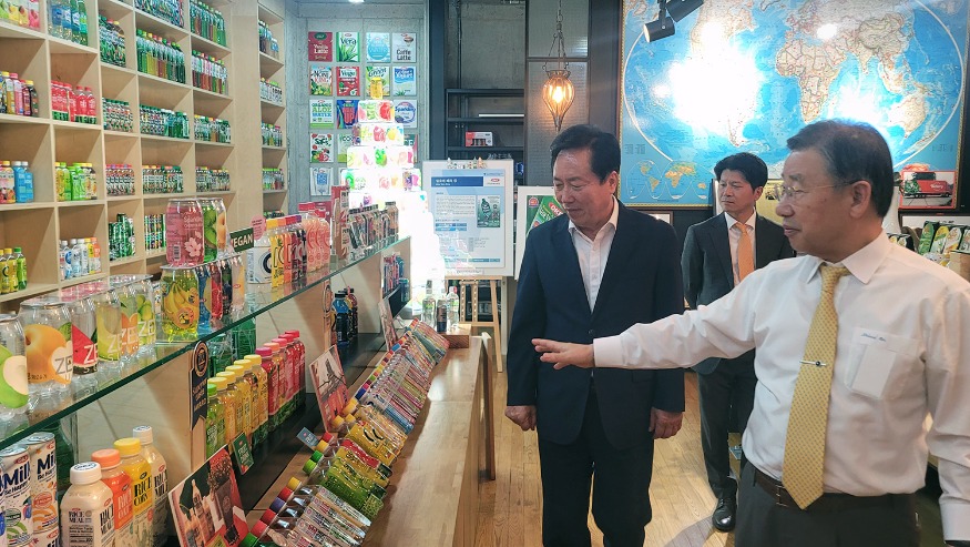 0802 권기창 안동시장, OKF 본사 방문 (2).jpg