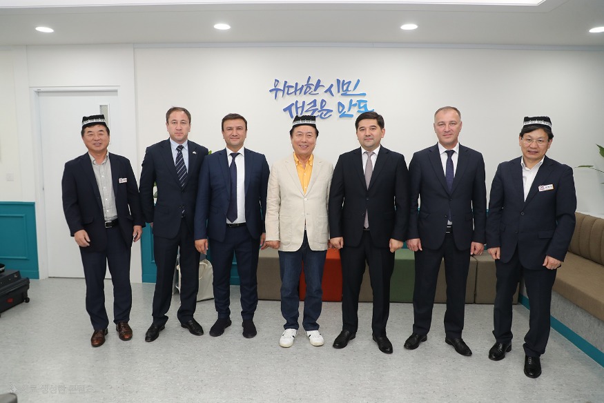0609 우즈베키스탄 타슈켄트 대표단  안동 공식 방문 (1).jpg