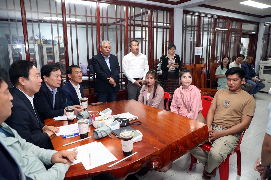 0924 안동시  라오스 현지서 외국인 계절근로자 최종 면접 실시.jpg