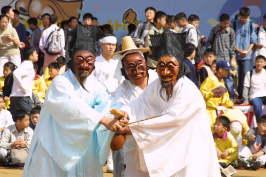 1016 제35회 전통문화 교류 및 제45회 하회별신굿탈놀이 정기 발표 (1).JPG