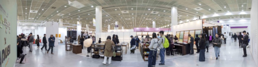 1216 안동 한지 문화상품 브랜드 ‘안동문방구’  2025 공예트렌드페어 통해 성공적인 론칭 (1).jpg