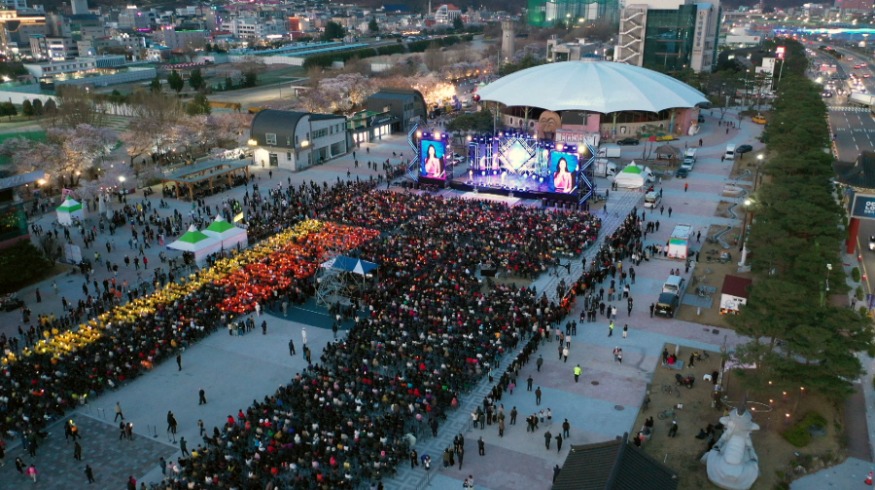 0403 안동 벚꽃축제, 이틀째 ‘인산인해’ (1).jpg